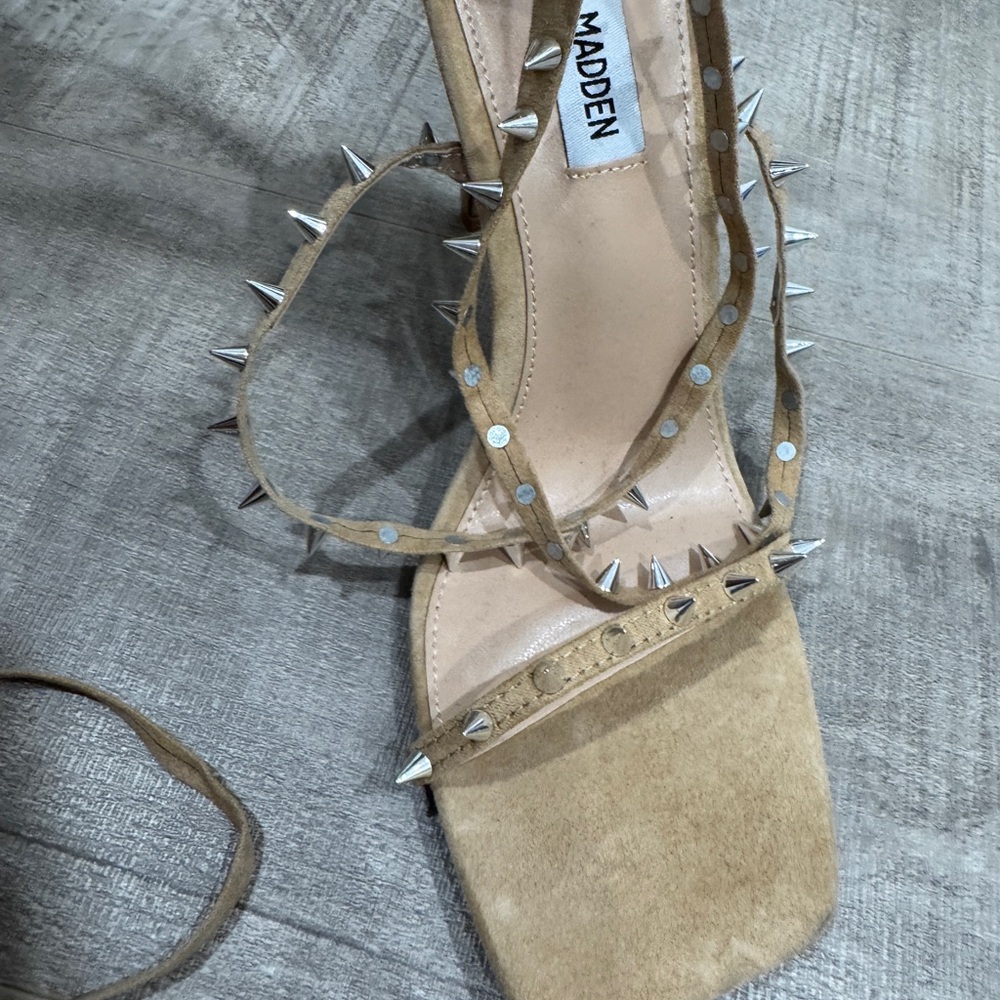 Steve Madden Tan Spiked Women's Heels - Picture 2 of 5